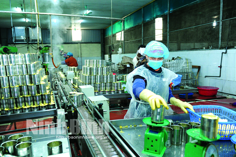 Local businesses facing worker shortages due to COVID-19 absenteeism