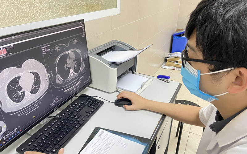 Hậu COVID-19 vẫn ho, có nên dùng kháng sinh?