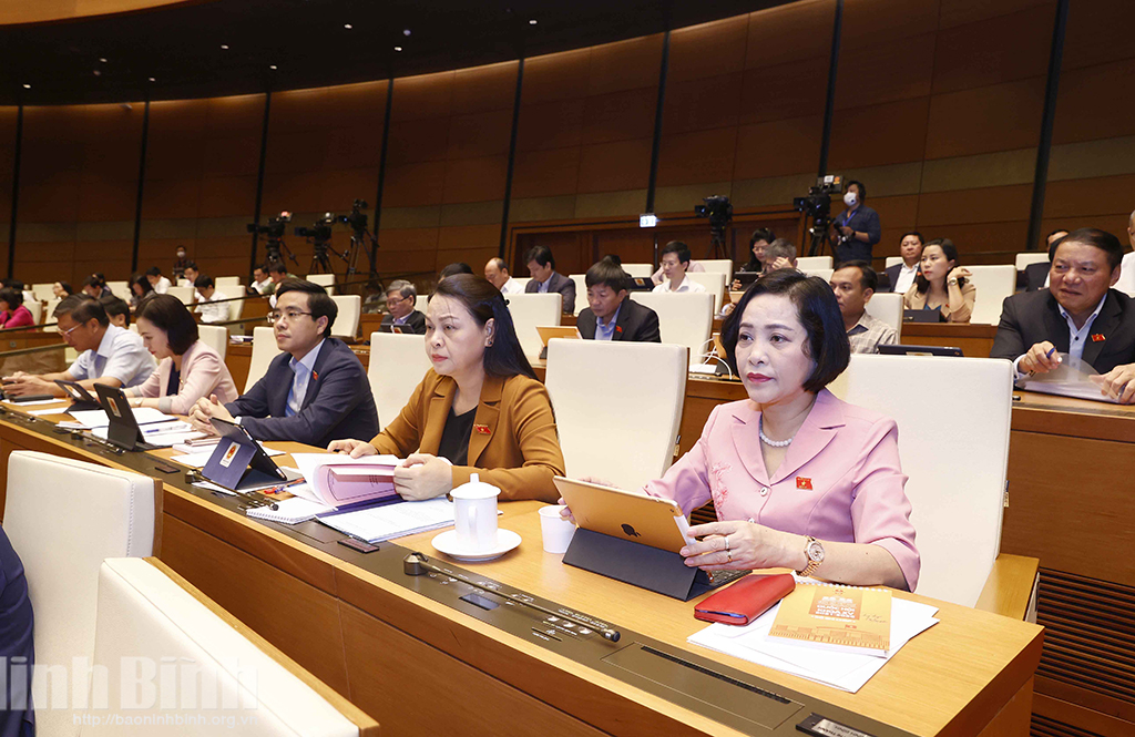 Kỳ họp thứ ba, Quốc hội khóa XV: Đại biểu Quốc hội tỉnh tham gia thảo luận về Chương trình xây dựng luật, pháp lệnh và một số nội dung quan trọng khác