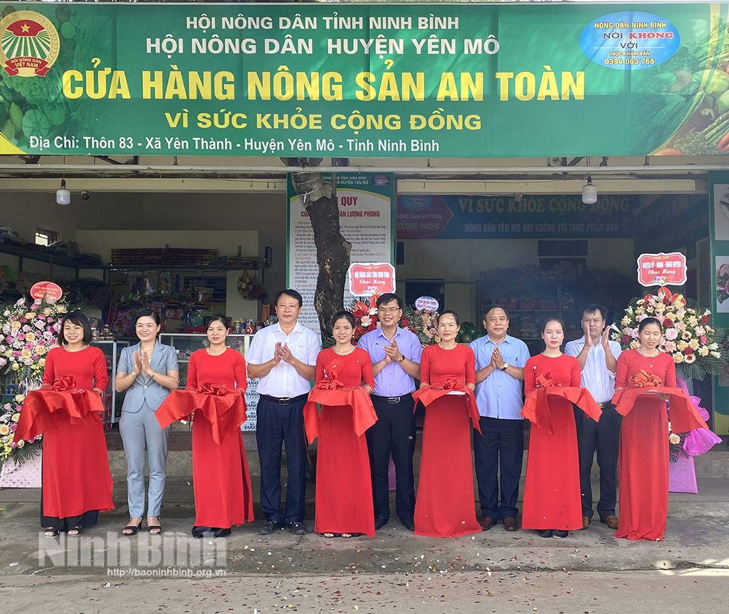 Khai trương cửa hàng nông sản an toàn Lượng Phong