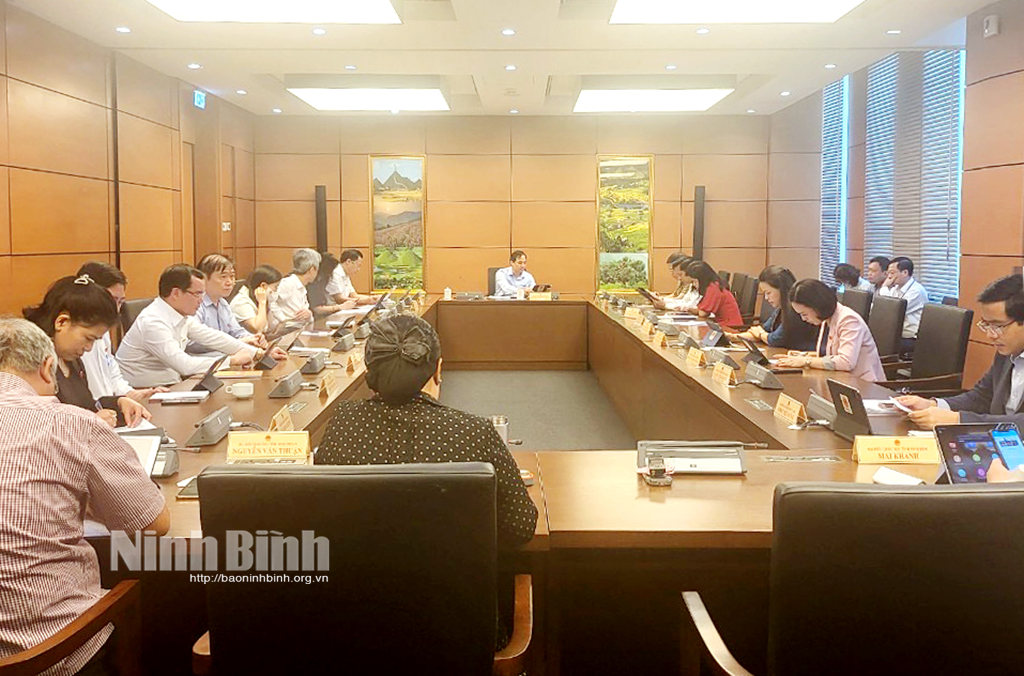 Kỳ họp thứ ba, Quốc hội khóa XV: Đại biểu Quốc hội tỉnh tham gia thảo luận về chủ trương đầu tư các công trình giao thông