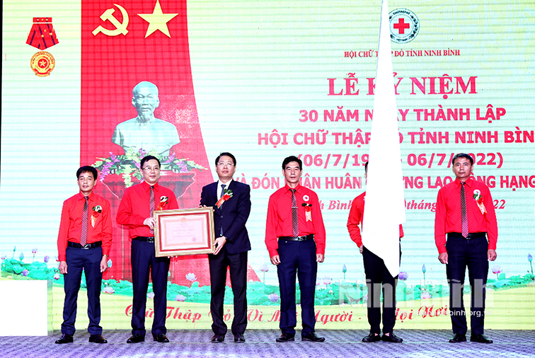 Hội Chữ thập đỏ tỉnh đón nhận Huân chương Lao động hạng Nhất