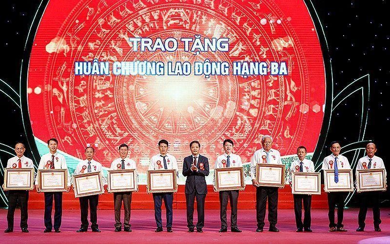 Outstanding farmers during 2017-2022 period honoured