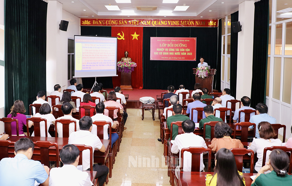 Bồi dưỡng nghiệp vụ công tác dân vận các cơ quan Nhà nước