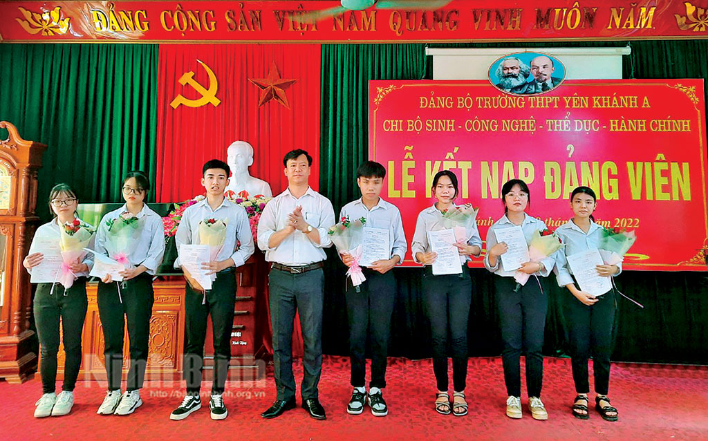 Đề cao trách nhiệm, chủ động, tích cực tham mưu thực hiện tốt công tác tổ chức xây dựng Đảng