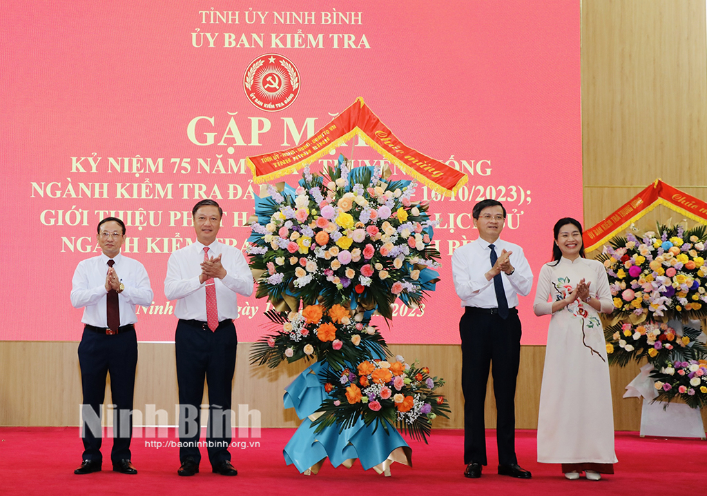 Gặp mặt kỷ niệm 75 năm ngày truyền thống ngành Kiểm tra Đảng