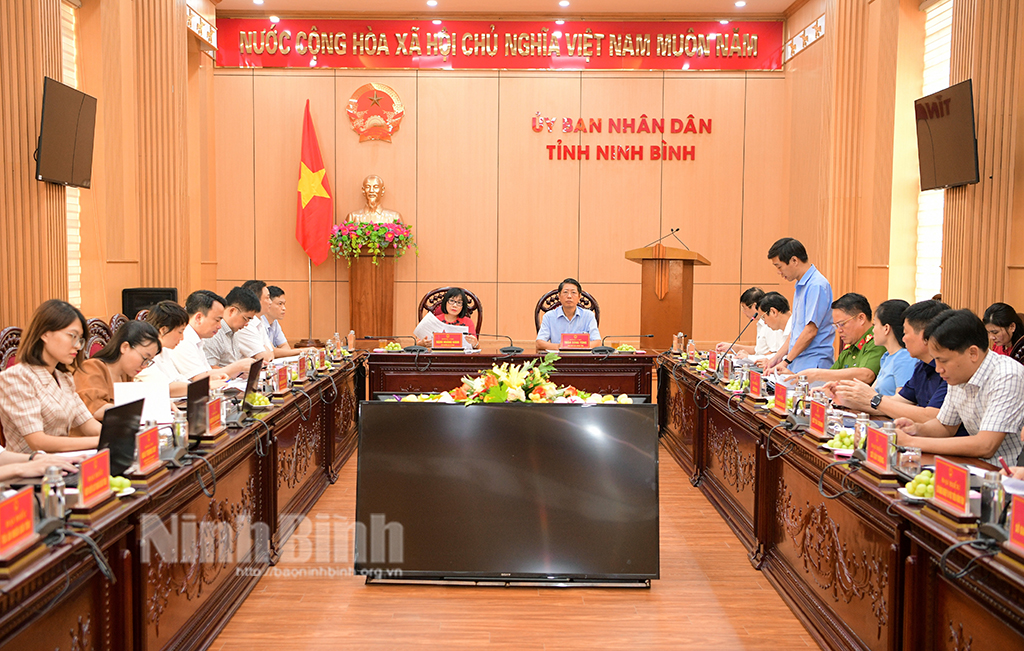 UBND tỉnh làm việc với đoàn kiểm tra công tác theo dõi tình hình thi hành pháp luật và cắt giảm chi phí tuân thủ pháp luật