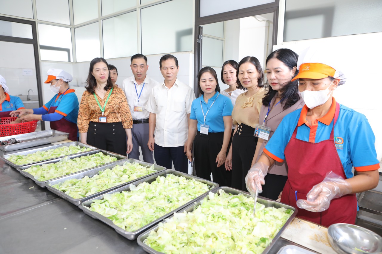 Tăng cường bảo đảm an toàn thực phẩm dịp Tết Nguyên đán Giáp Thìn và mùa lễ hội Xuân 2024