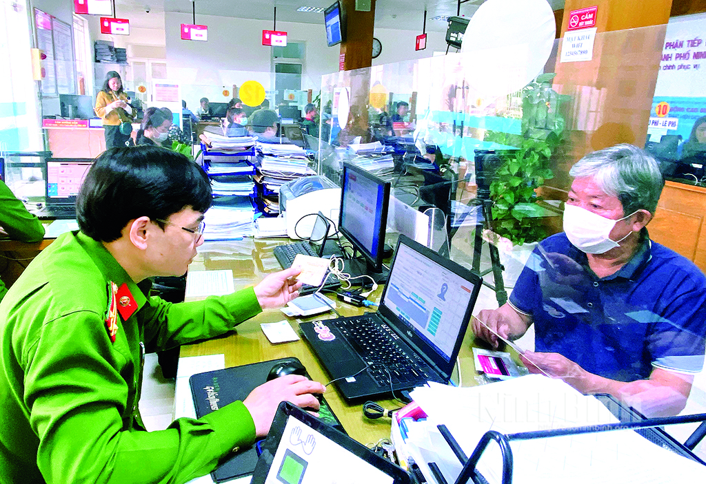 Hiệu quả bước đầu thực hiện việc bỏ hộ khẩu giấy