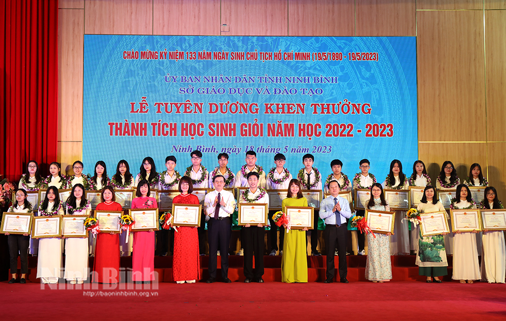 [Video] Lễ tuyên dương khen thưởng thành tích học sinh giỏi năm học 2022- 2023