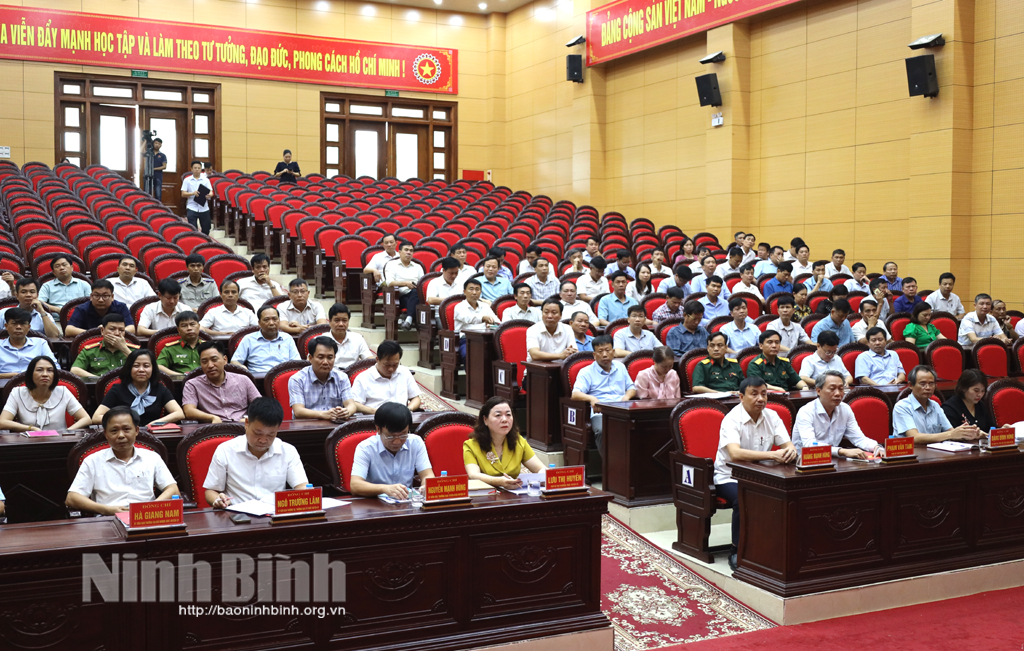 Huyện ủy Gia Viễn giới thiệu nội dung tác phẩm về đấu tranh phòng, chống tham nhũng, tiêu cực của Tổng Bí thư Nguyễn Phú Trọng