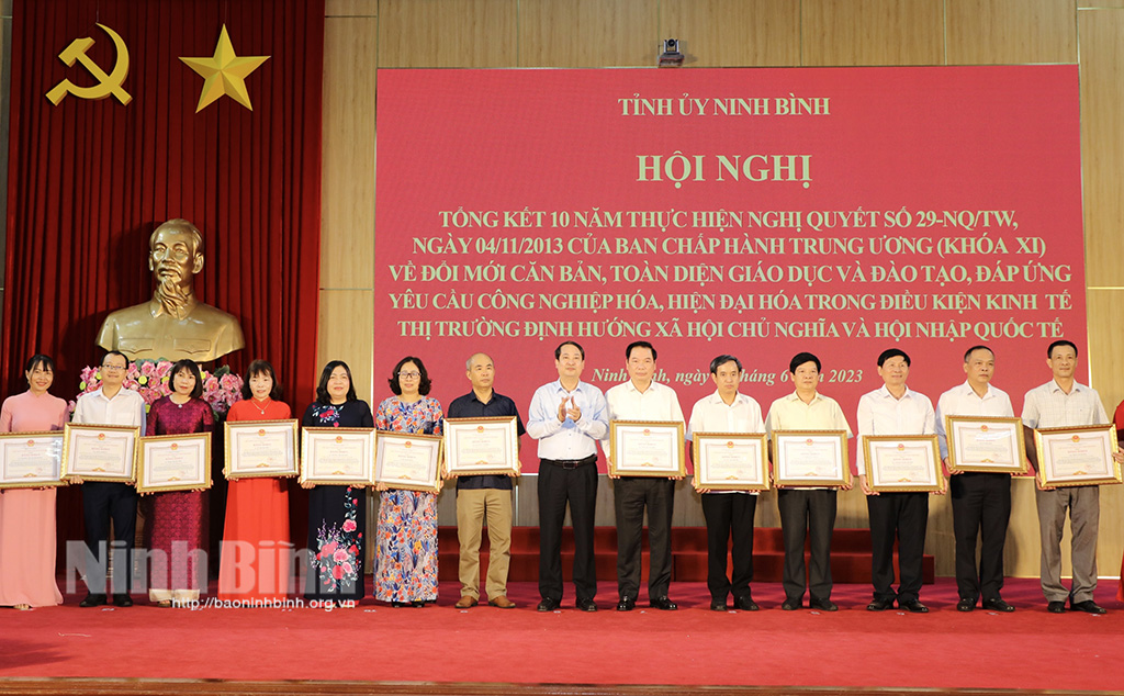 Tỉnh ủy Ninh Bình tổng kết 10 năm thực hiện Nghị quyết số 29-NQ/TW