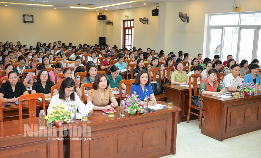 Bồi dưỡng nghiệp vụ công tác Hội cho Chủ tịch Hội Liên hiệp phụ nữ cơ sở