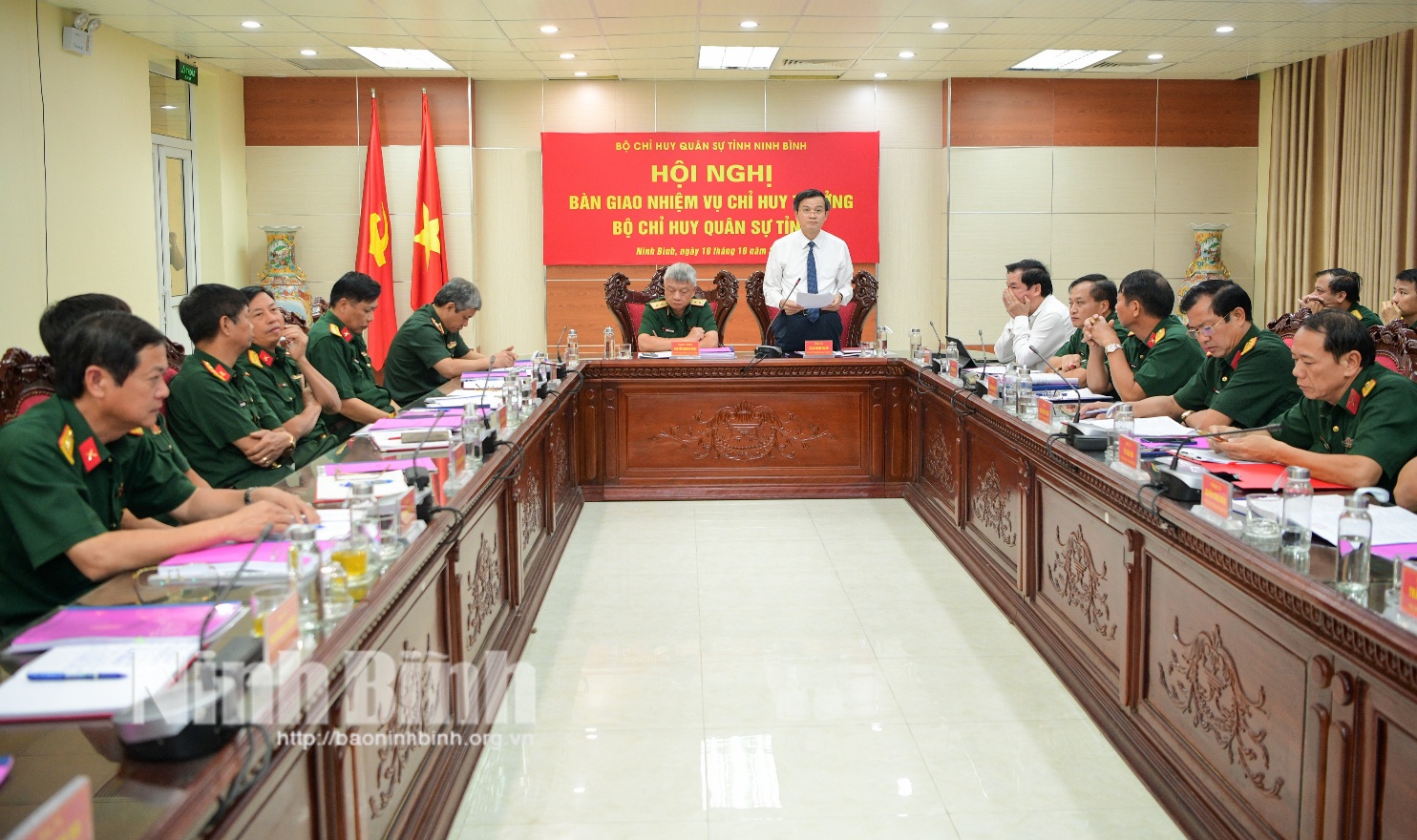 Hội nghị bàn giao nhiệm vụ Chỉ huy trưởng Bộ CHQS tỉnh