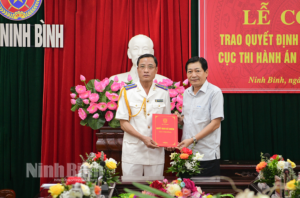 Công bố Quyết định bổ nhiệm chức vụ Cục trưởng Cục Thi hành án dân sự tỉnh Ninh Bình