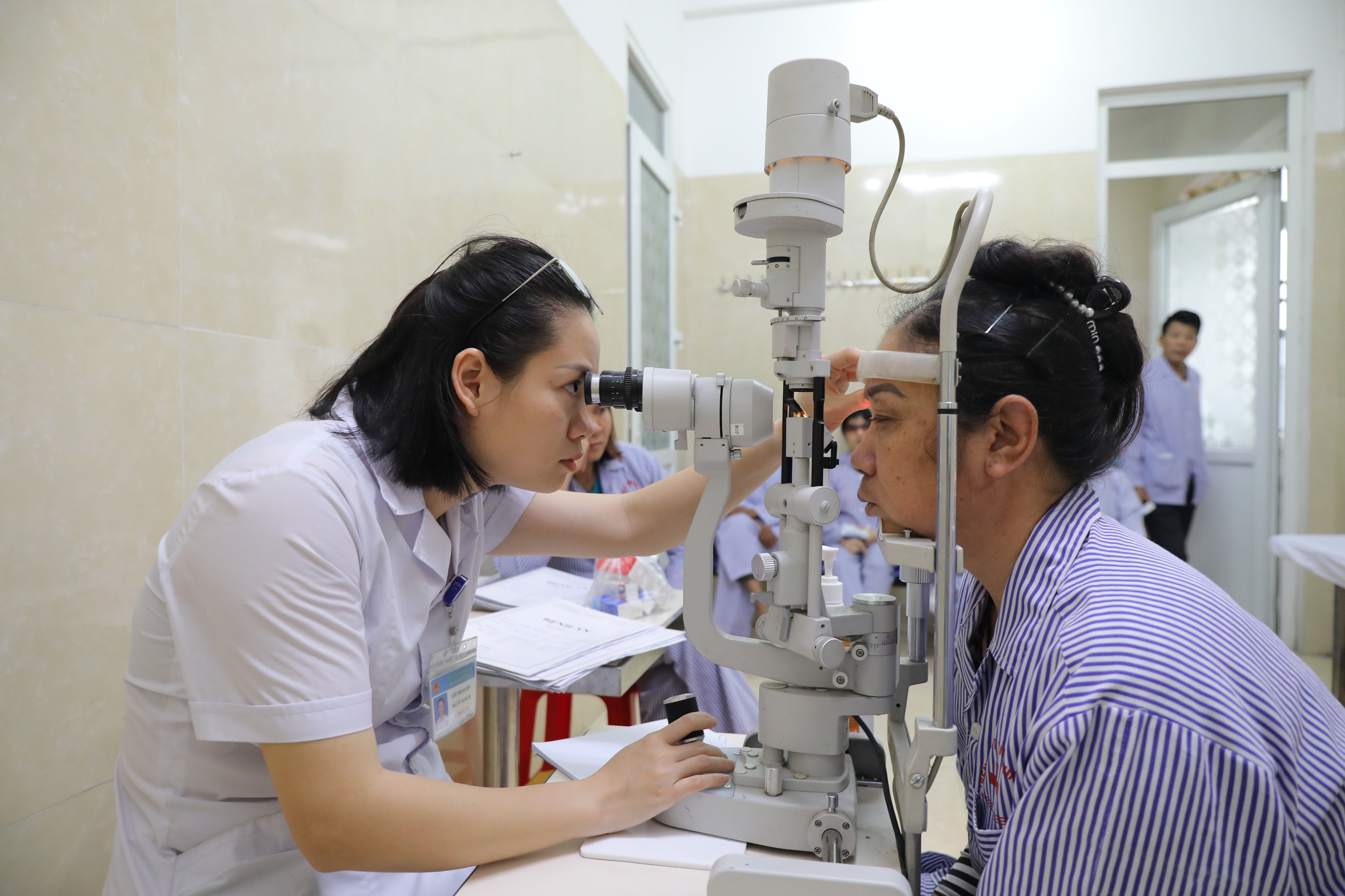 Nâng cao chất lượng khám và điều trị các bệnh về mắt cho người dân
