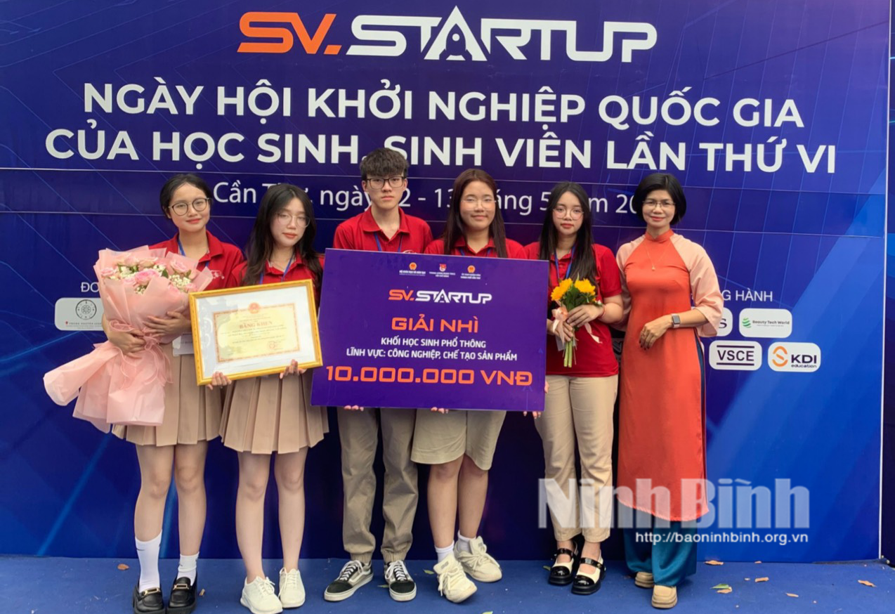 Nhóm tác giả học sinh tỉnh Ninh Bình giành giải nhì cuộc thi "Học sinh, sinh viên với ý tưởng khởi nghiệp" cấp quốc gia năm 2024