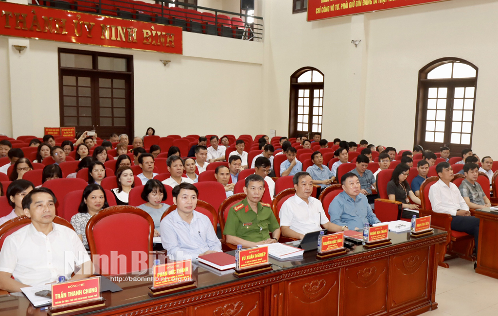 Thành ủy Ninh Bình quán triệt, triển khai các văn bản của Trung ương và của tỉnh