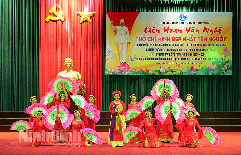 Hội LHPN huyện Gia Viễn tổ chức Liên hoan văn nghệ "Hồ Chí Minh đẹp nhất tên Người"