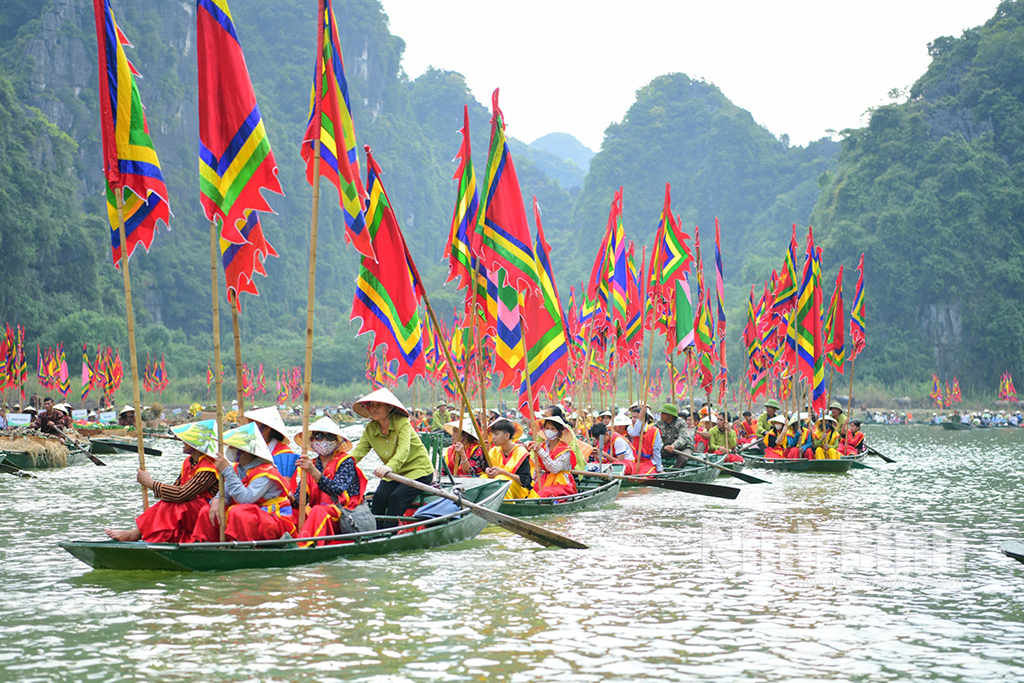 Lễ hội sắc vàng Tam Cốc - Tràng An