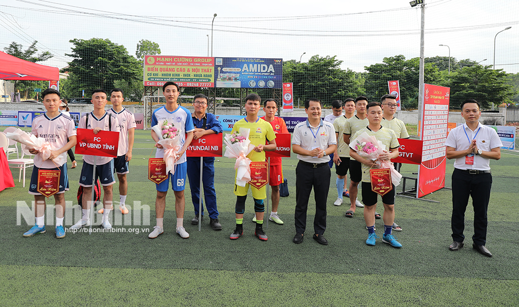 Giải bóng đá Cúp doanh nhân trẻ tỉnh Ninh Bình năm 2024