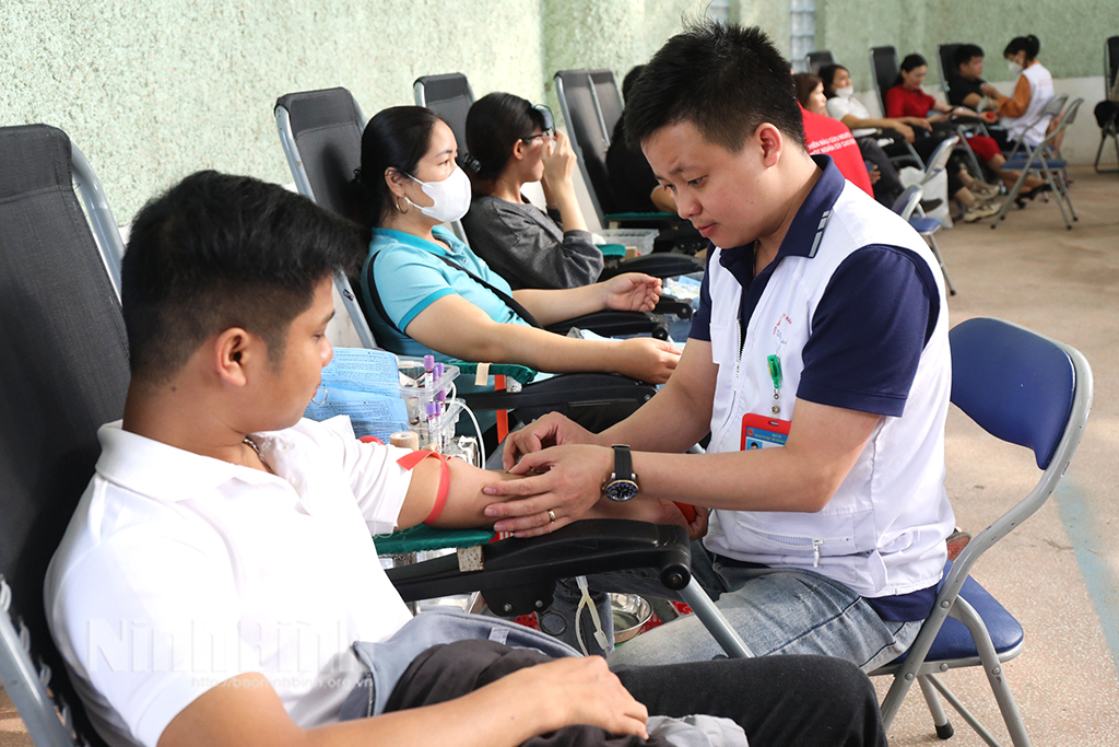 Hội Chữ thập đỏ huyện Kim Sơn: Kết nối tấm lòng, chia sẻ yêu thương