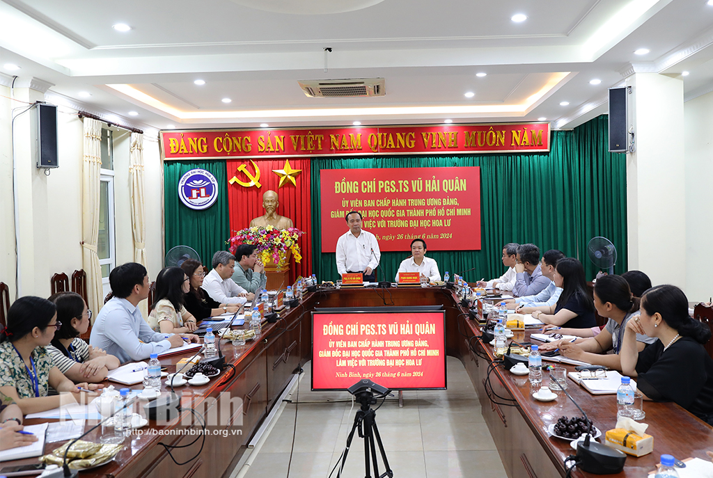[Video] Đồng chí Giám đốc Đại học Quốc gia Thành phố Hồ Chí Minh làm việc với Trường Đại học Hoa Lư