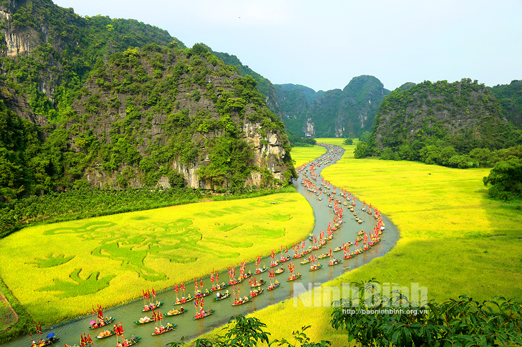 Ninh Bình đón gần 300.000 lượt khách trong Tuần Du lịch 2024