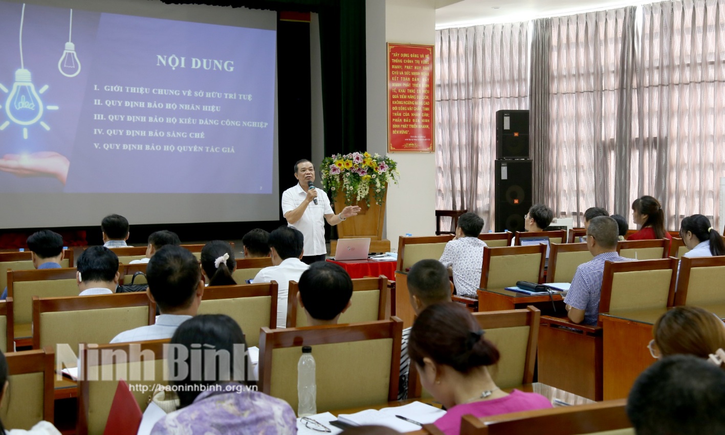 Tập huấn, bồi dưỡng kiến thức về khai thác, phát triển thương hiệu sản phẩm OCOP