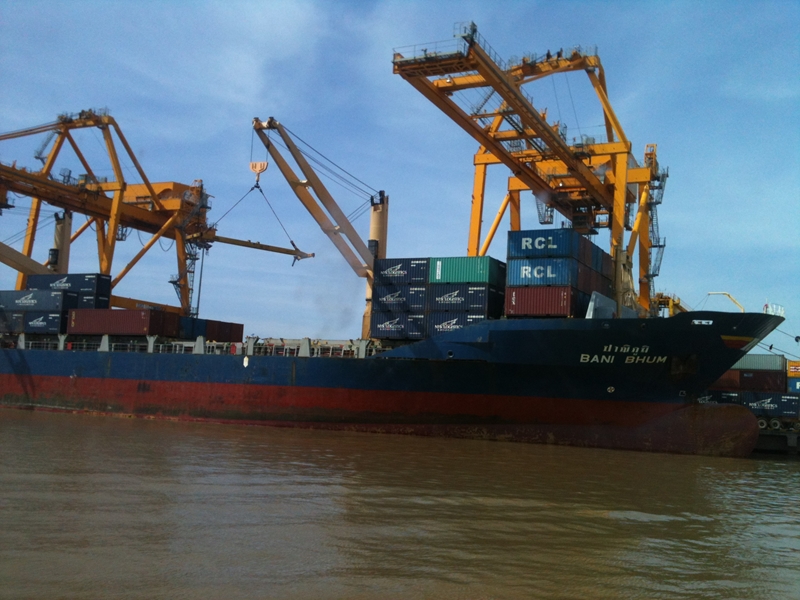 Kim ngạch xuất khẩu của Việt Nam sang Singapore tăng vượt bậc