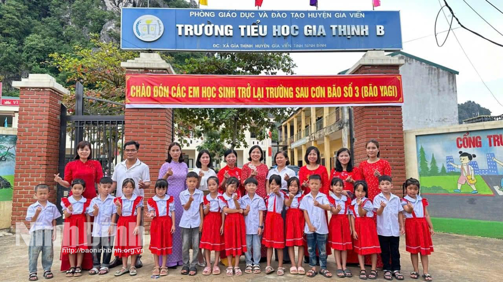 266 học sinh Trường Tiểu học Gia Thịnh B trở lại trường sau bão số 3