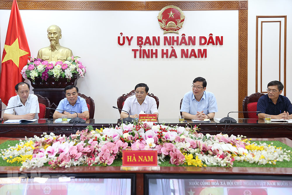 Hội nghị trực tuyến với Chủ tịch UBND cấp huyện có đê từ cấp 3 đến cấp đặc biệt