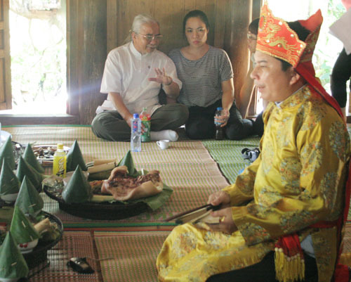 Lập hồ sơ các di sản Mo Mường, Lễ hội Vía Bà chúa Xứ Núi Sam trình UNESCO