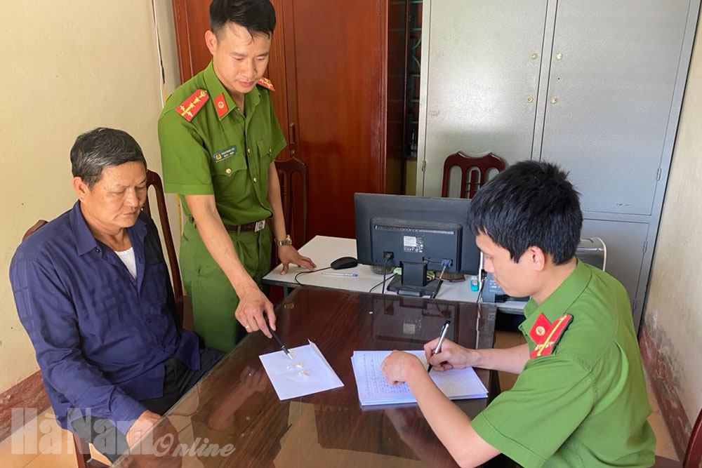 Mua ma túy về để sử dụng, 2 đối tượng bị bắt giữ