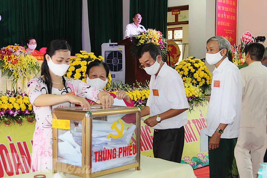 Phát huy dân chủ trong bầu trực tiếp bí thư cấp ủy