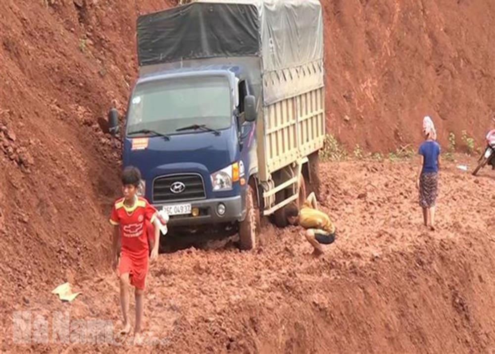 Vùng núi phía Bắc có nơi mưa rất to, đề phòng lũ quét, sạt lở đất