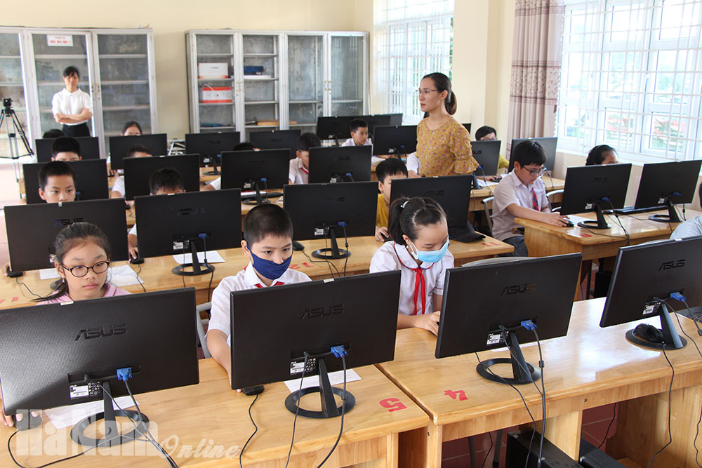 34 thí sinh và nhóm thí sinh đoạt giải tại Hội thi Tin học trẻ thành phố Phủ Lý năm 2020