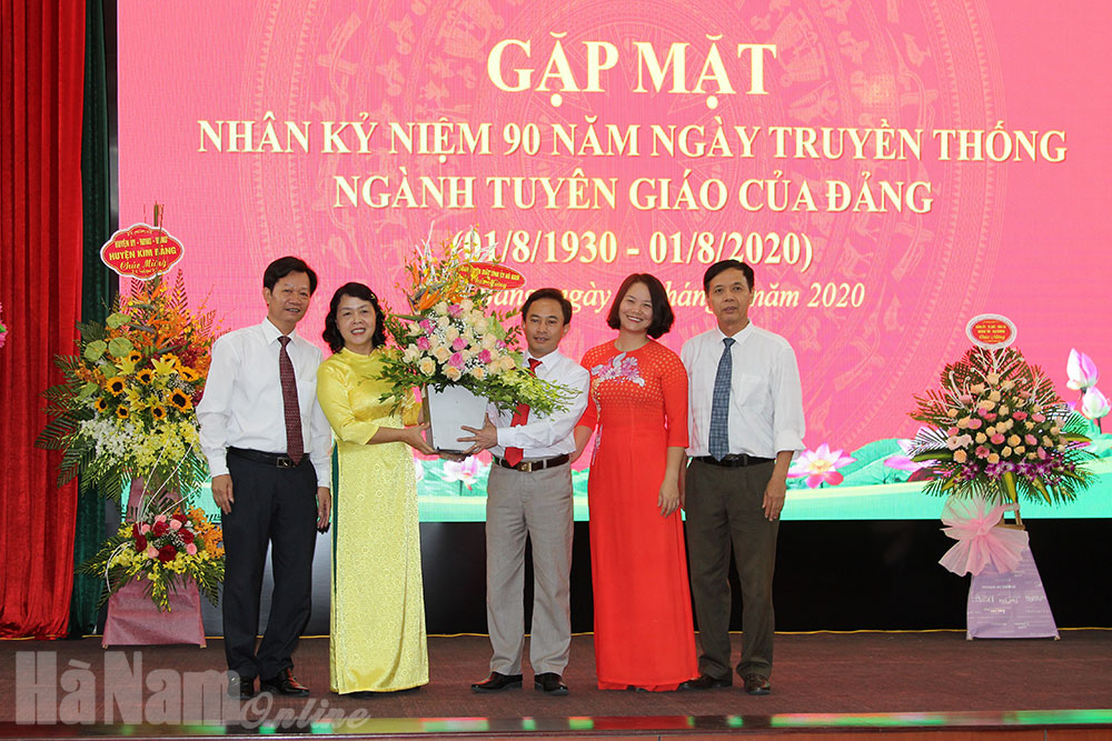 Ban Tuyên giáo Huyện ủy Kim Bảng gặp mặt nhân kỷ niệm 90 năm Ngày truyền thống ngành Tuyên giáo của Đảng
