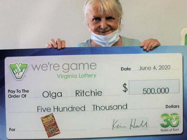 Cơn đau đầu giúp người phụ nữ trúng số đổi đời