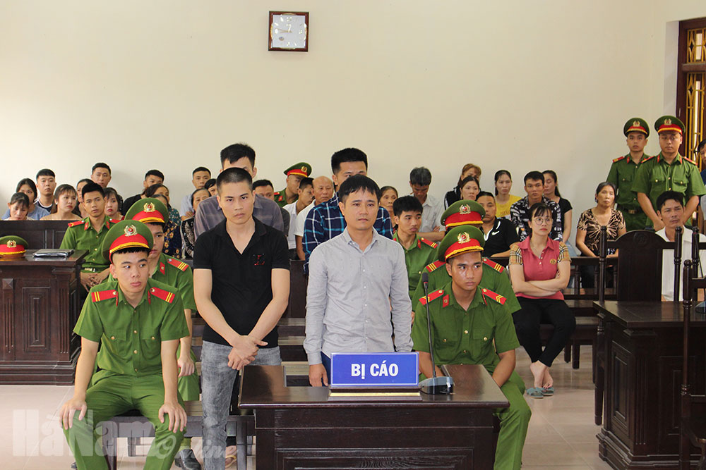 Cướp tài sản 4 bị cáo lĩnh án