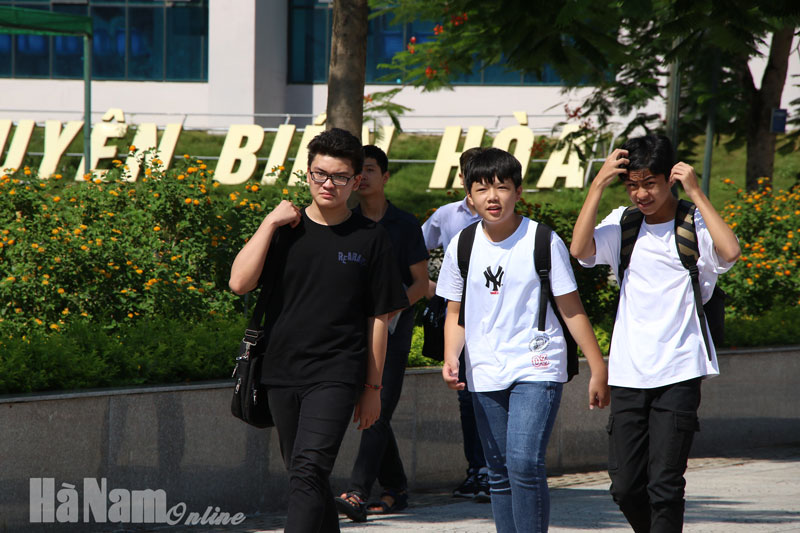 Kết thúc 3 môn thi chung, học sinh "cân não" với những môn chuyên