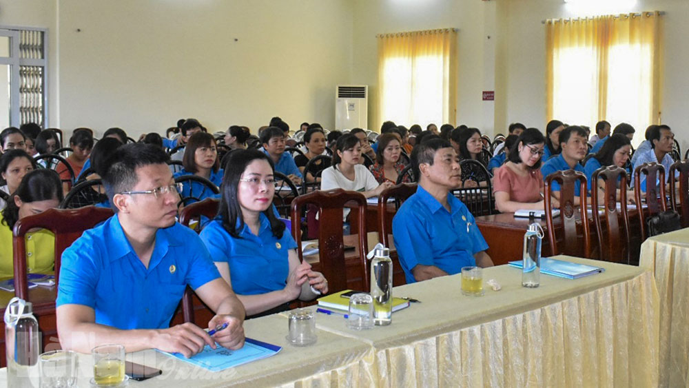 LĐLĐ tỉnh triển khai Điều lệ Công đoàn Việt Nam khóa XII