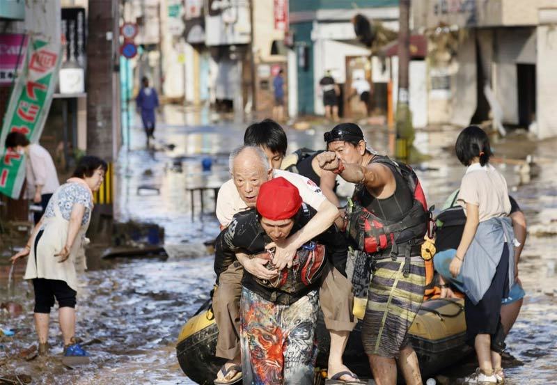Tây nam Nhật Bản tan hoang vì mưa lũ, hàng chục người chết