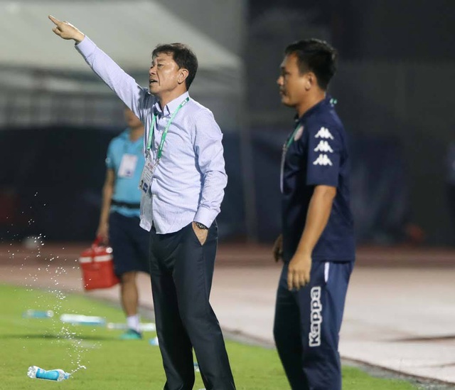 Thất vọng với trọng tài, HLV Chung Hae Seong xin từ chức