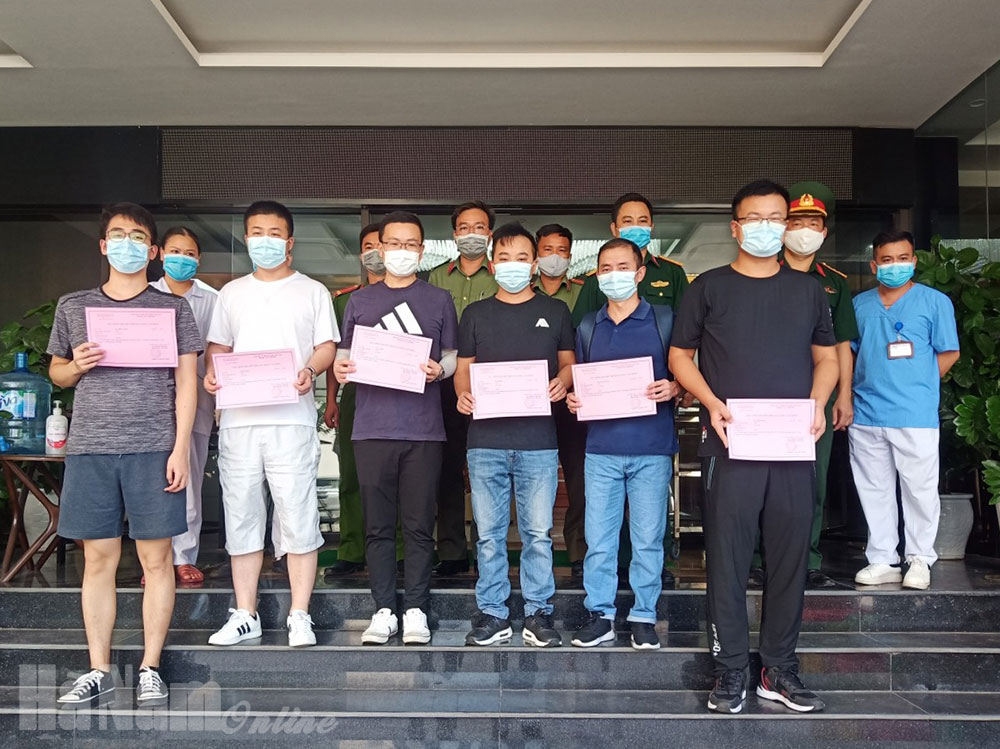 Ban CHQS thị xã Duy Tiên phối hợp bảo đảm cách ly phòng dịch