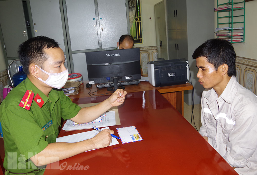 Công an xã Ngọc Sơn bắt đối tượng có 2 tiền án về tội tàng trữ trái phép chất ma túy