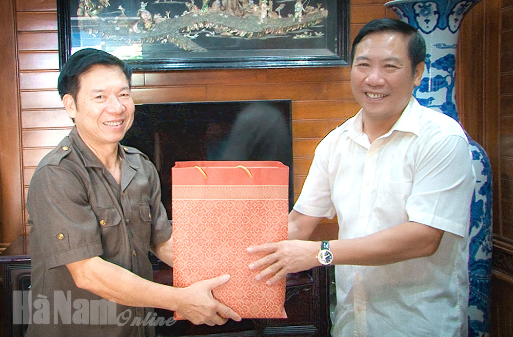 Lãnh đạo tỉnh thăm gia đình các đồng chí nguyên lãnh đạo chủ chốt của tỉnh nhân ngày Quốc khánh