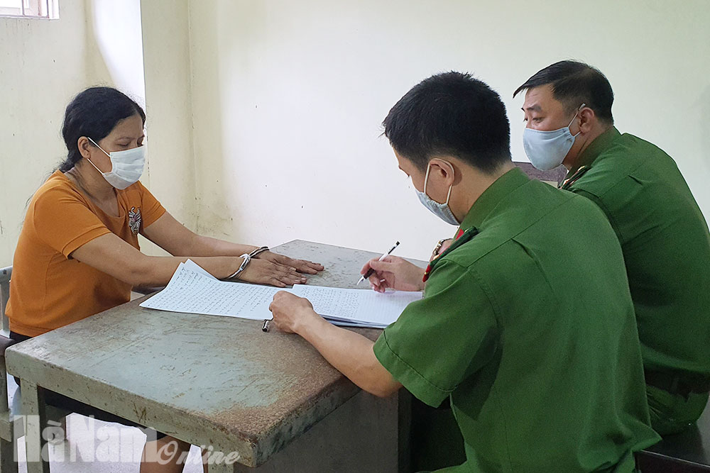 Công an huyện Lý Nhân bắt đối tượng đánh bạc bằng hình thức ghi số lô, số đề