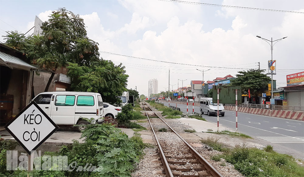 Tập trung giải tỏa vi phạm hành lang an toàn giao thông đường sắt