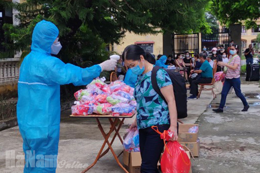 Tiếp nhận 80 công dân về thực hiện cách ly tập trung tại Trung đoàn 151